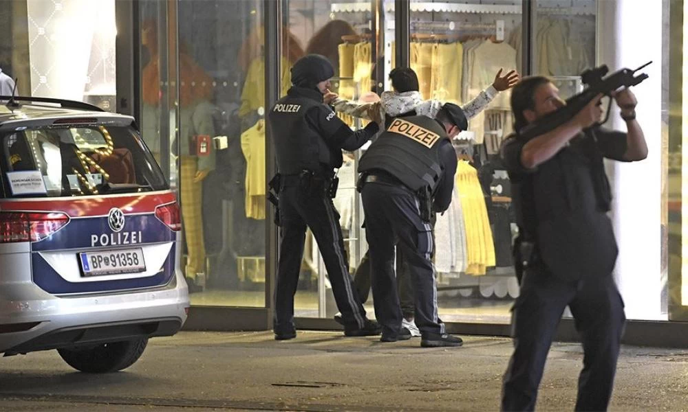 Δυο άτομα συνελήφθησαν στην Ελβετία για την επίθεση στην Βιέννη